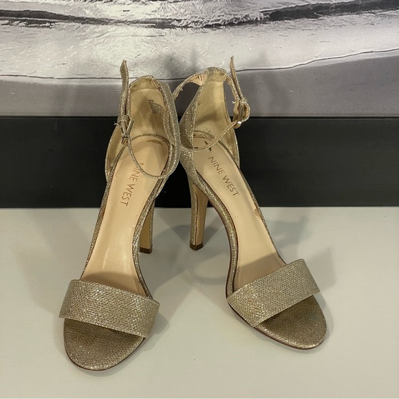 Nine West Aurelia Gold Glitter Stiletto Ankle Strap Open Toe Heel Sandal Sz 6 - Picture 1 of 12